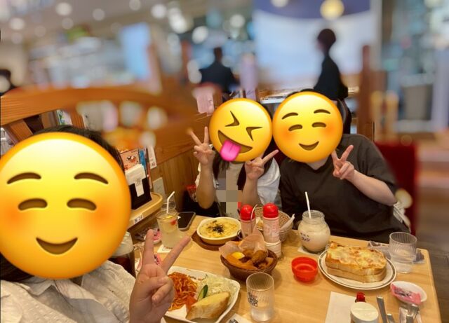 こんにちわ！
ライブチャットカフェ町田店スタッフ研修中の🐯です！

今日は、女の子と一緒に
コメダ珈琲店に行ってきました☕️

初めてだった女の子もいて、、
「いっぱい頼もうかなぁ〜☺️」って言ってたので
コメダは逆詐欺だから！！

気をつけた⚠️方がいいよ！って言っちゃいました
本当はまだお腹のスペースがあったら
シロノワール🍨🥞も食べたかったですが、、

お腹パンパンで、幸せでした☺️✨

凄くおいしかったです♪
また行きましょ＼(^o^)／

#ライブチャットカフェ
#ライブ配信
#町田 #横浜 #蒲田 #リモ活 #チャットレディ 
#ライバー #コメダ珈琲 #シロノワール